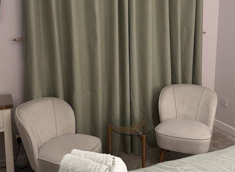 펜션 Castlecroft Bed And Breakfast