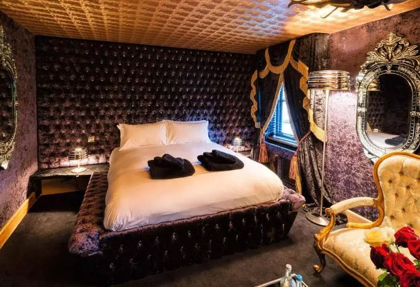 پانسیون Crazy Bear Stadhampton