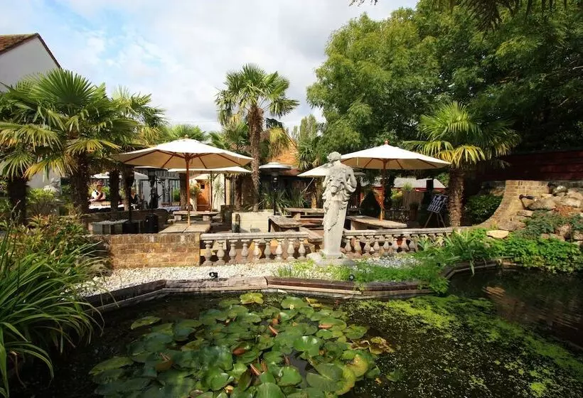 پانسیون Crazy Bear Stadhampton