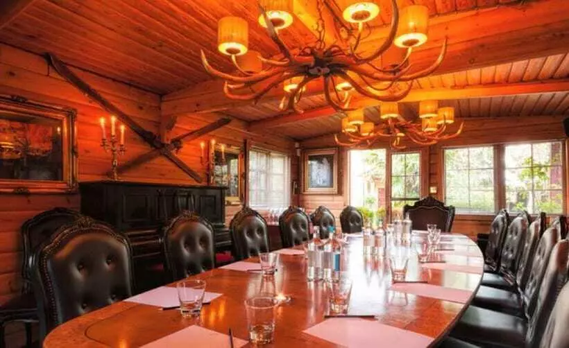 پانسیون Crazy Bear Stadhampton