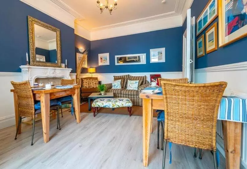 Pensió Headland View B&b