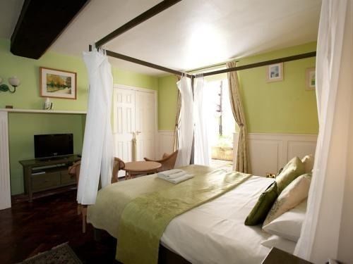 بنسيون The Witney Guest House