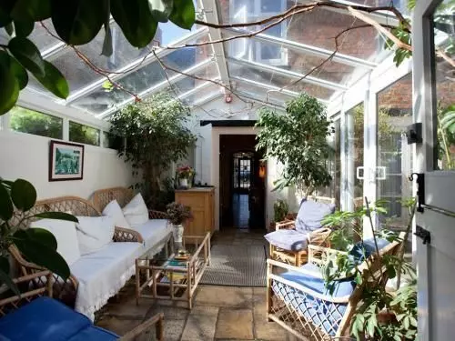 Pensão The Witney Guest House