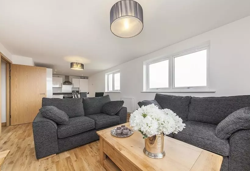 Pinnacle Residences Cambridge Pym Court