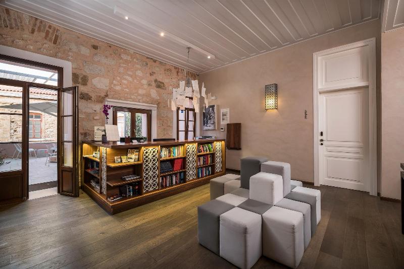 هتل Ambassadors Residence Boutique