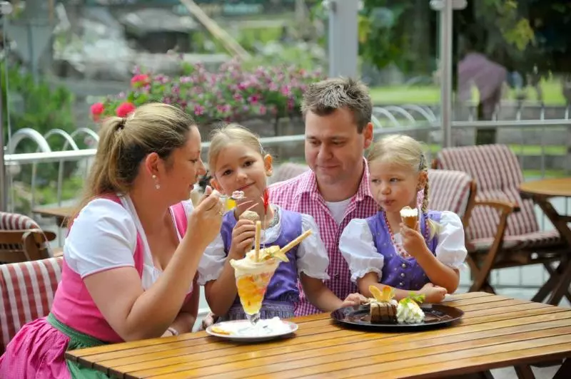 ホテル Appartement Resort Hanneshof