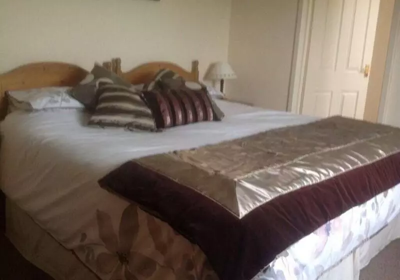 בית מלון כפרי Cadwgan House