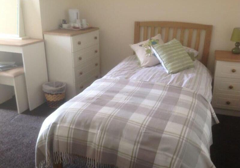 Отель Cadwgan House