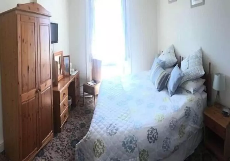 בית מלון כפרי Cadwgan House