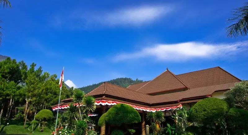 Hotel Kusuma Agrowisata Resort & Convention