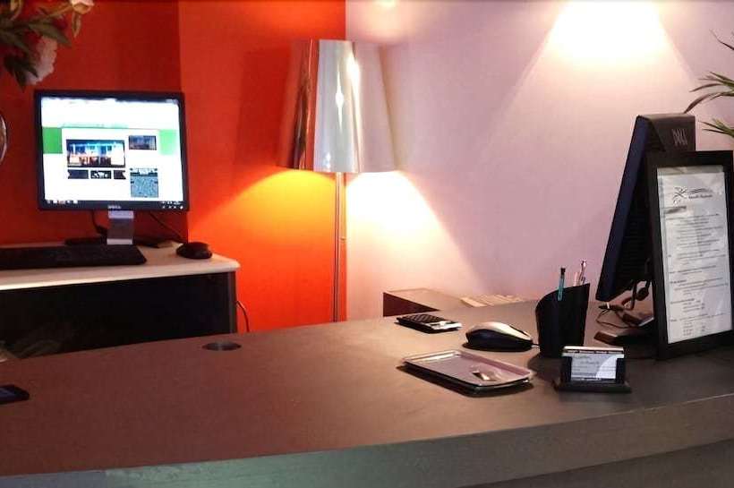 Отель La Nouvelle Passerelle