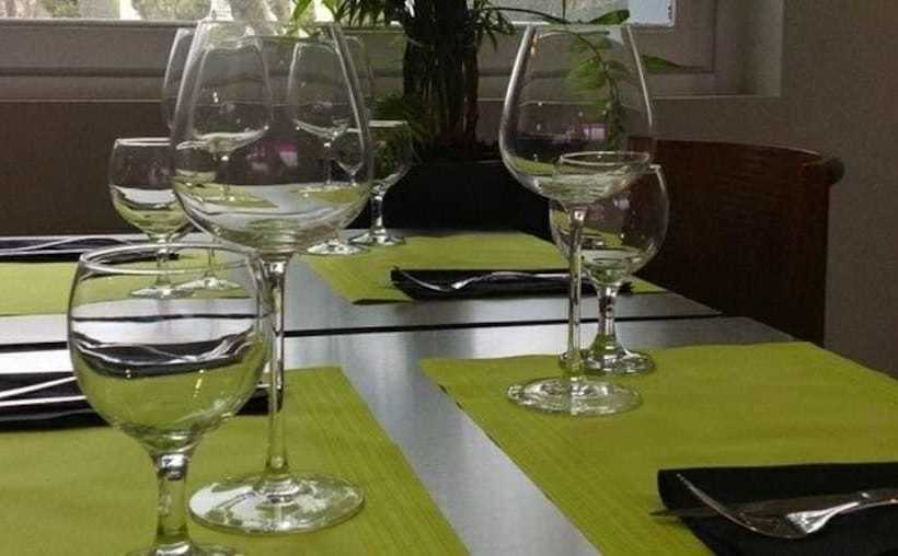 Отель La Nouvelle Passerelle