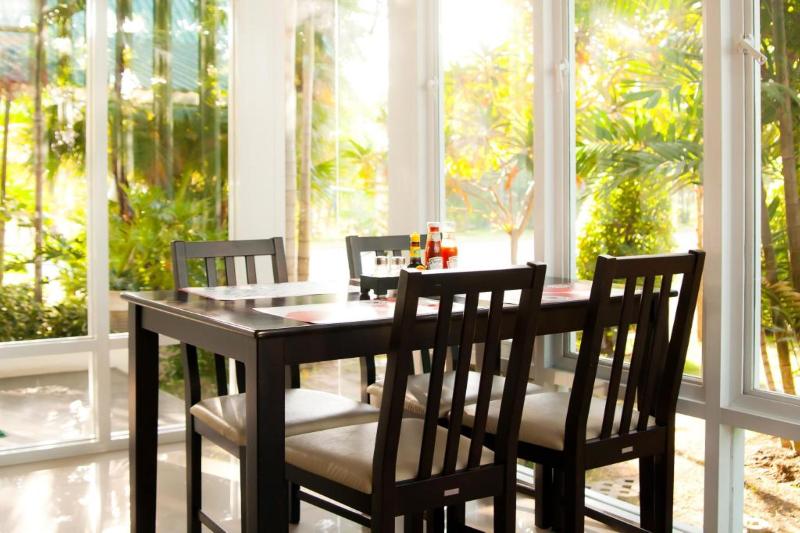 Phavina Hotel Rayong Sha Extra Plus