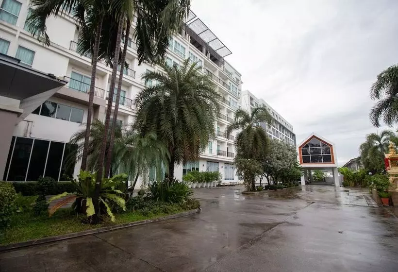 Phavina Hotel Rayong Sha Extra Plus