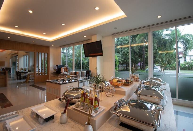 Phavina Hotel Rayong Sha Extra Plus