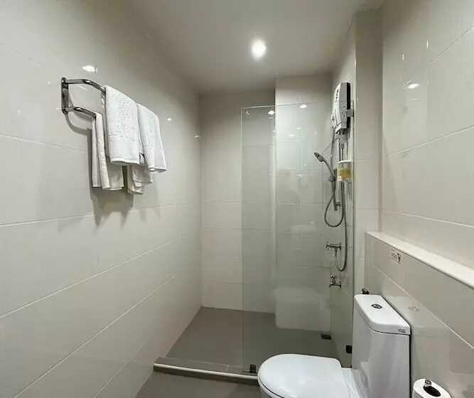 Phavina Hotel Rayong Sha Extra Plus