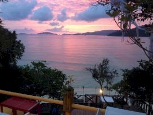 호텔 Phuritra Resort Koh Lipe