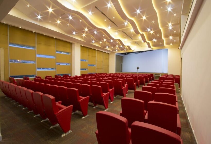 هتل Punta Diamante Premium