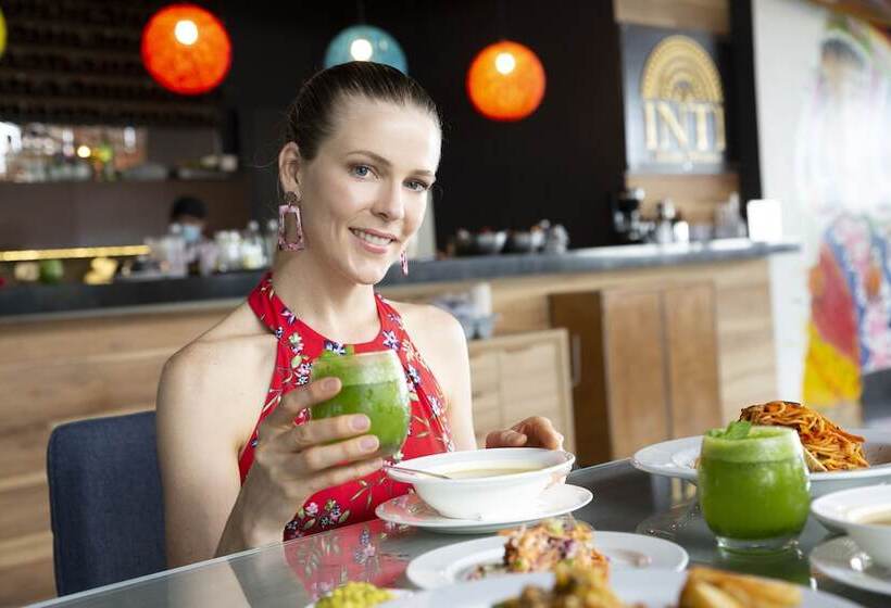 هتل Punta Diamante Premium