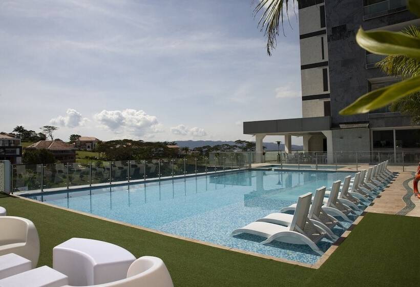 هتل Punta Diamante Premium