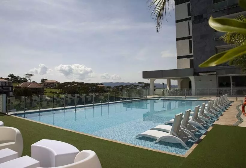 هتل Punta Diamante Premium