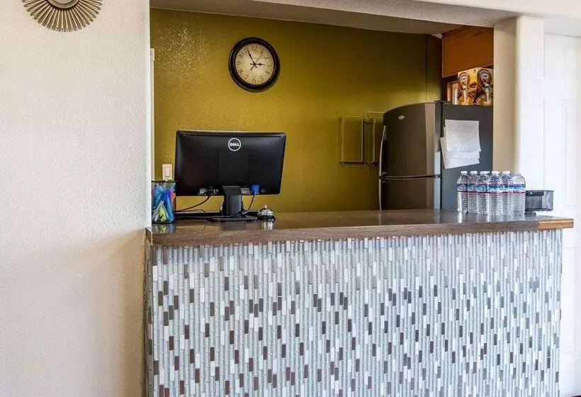 Отель Rodeway Inn Downtown Hanford