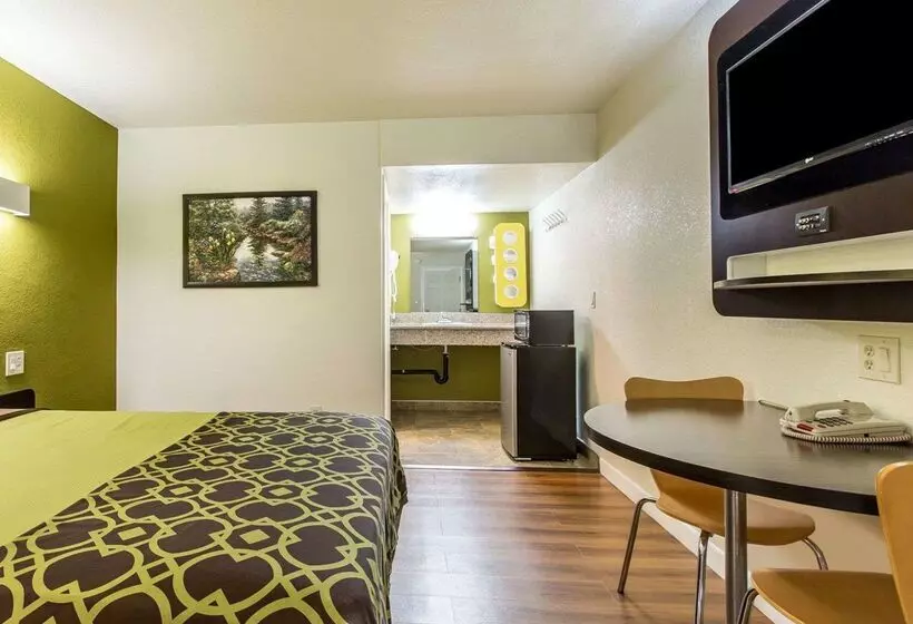 Отель Rodeway Inn Downtown Hanford