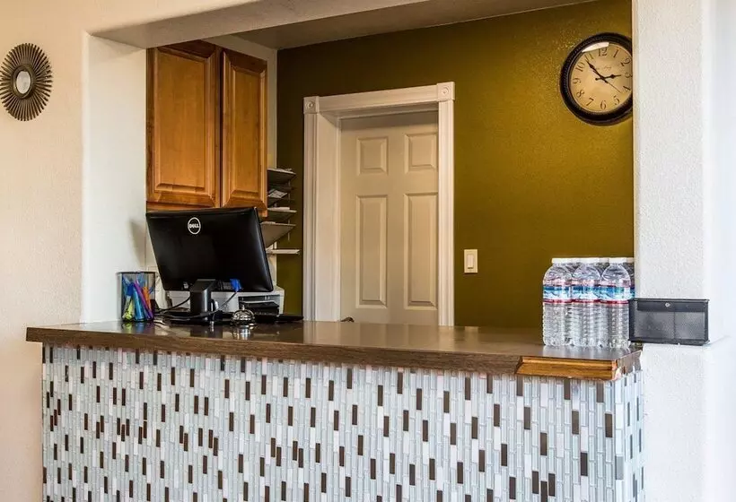 Отель Rodeway Inn Downtown Hanford