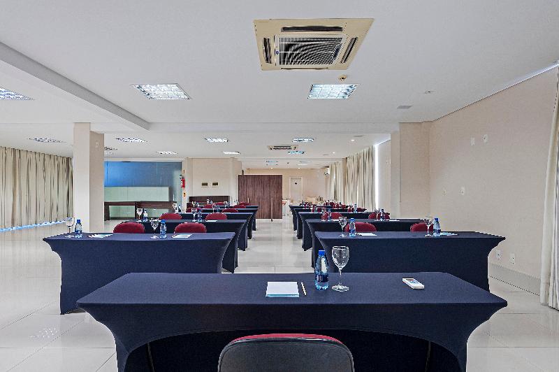 בית מלון כפרי Slaviero Ingleses Convention