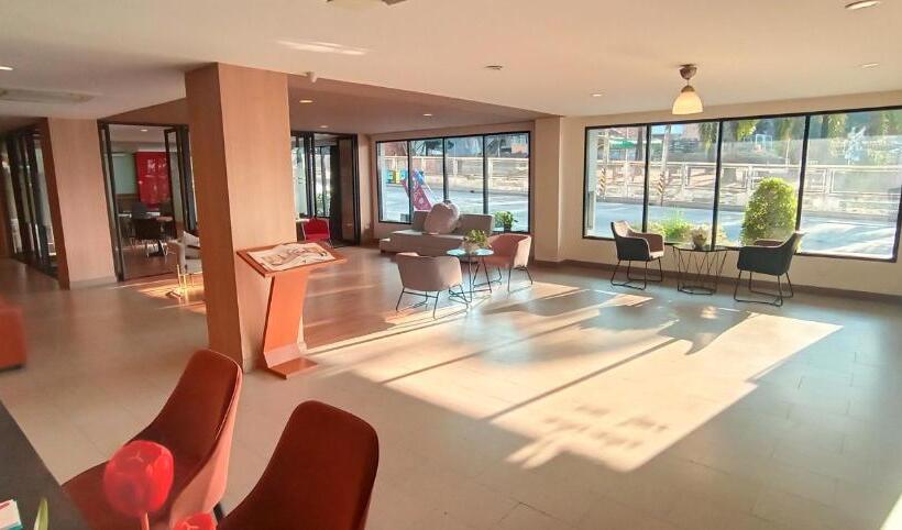 בית מלון כפרי Sriracha Orchid