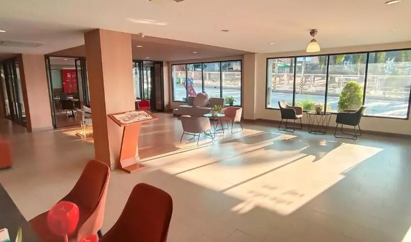 هتل Sriracha Orchid