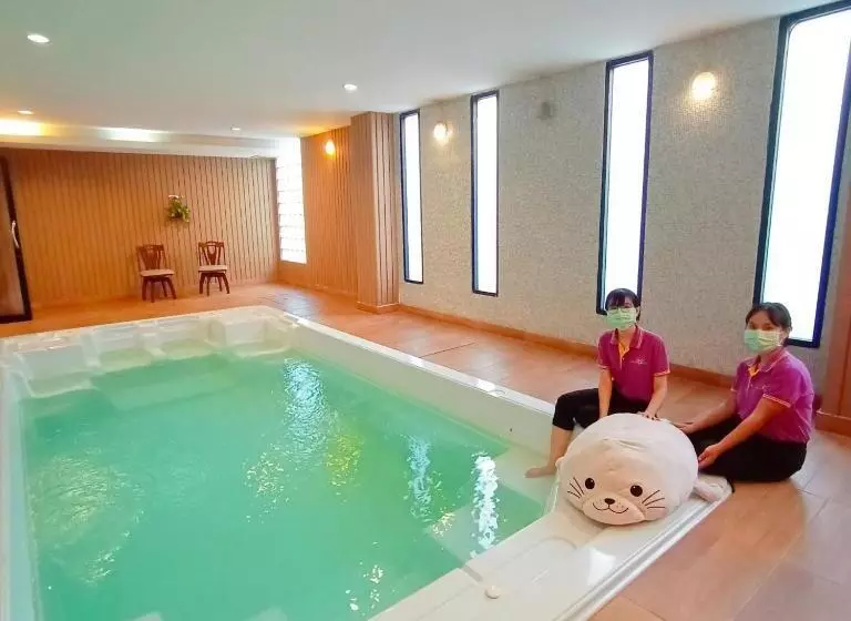 هتل Sriracha Orchid