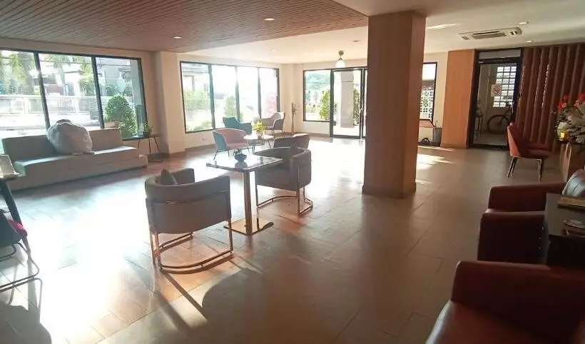 هتل Sriracha Orchid