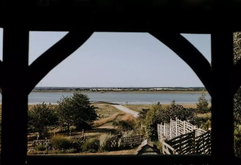 호텔 The Ferry House