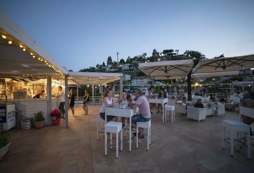 Отель Happy Camp Mobile Homes In Villaggio Turistico Internazionale Eden