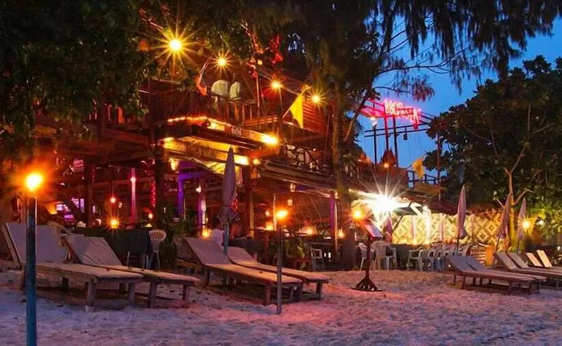 Отель Zanom Sunrise Beach Resort