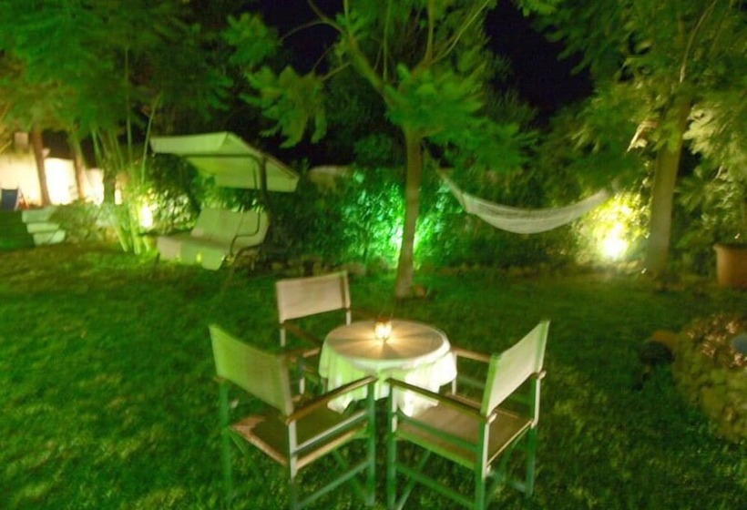 Kleopatra Traditional Hotel Apartments