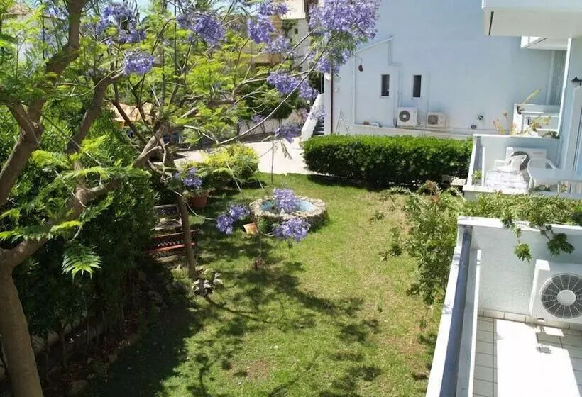 Kleopatra Traditional Hotel Apartments