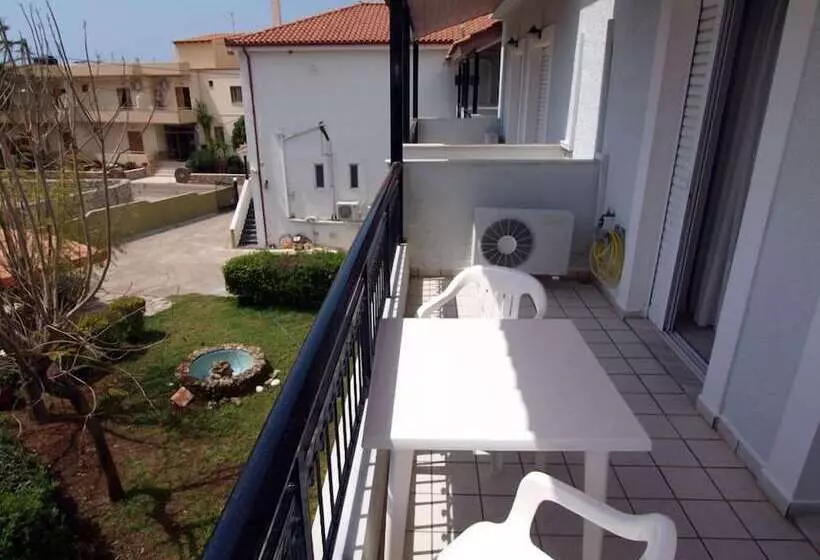 Kleopatra Traditional Hotel Apartments