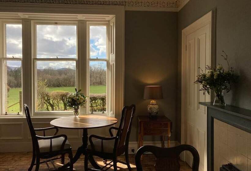 פנסיון Blarcreen House