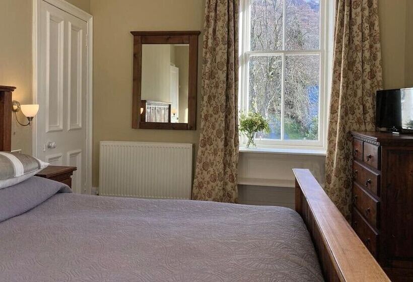 פנסיון Blarcreen House