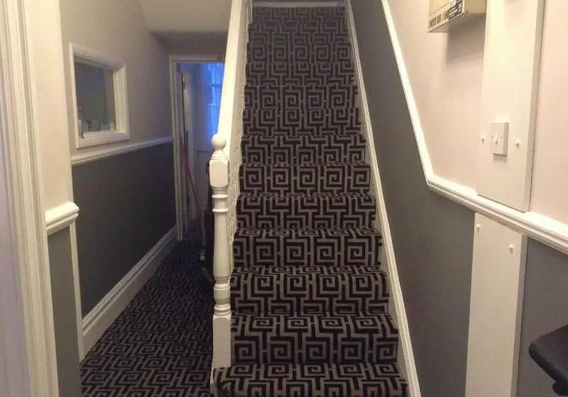 Pensió Cassandra Guest House