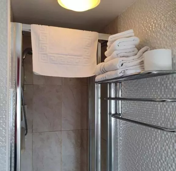 ペンション Penryn Guest House, Ensuite Rooms, Free Parking And Free Wifi