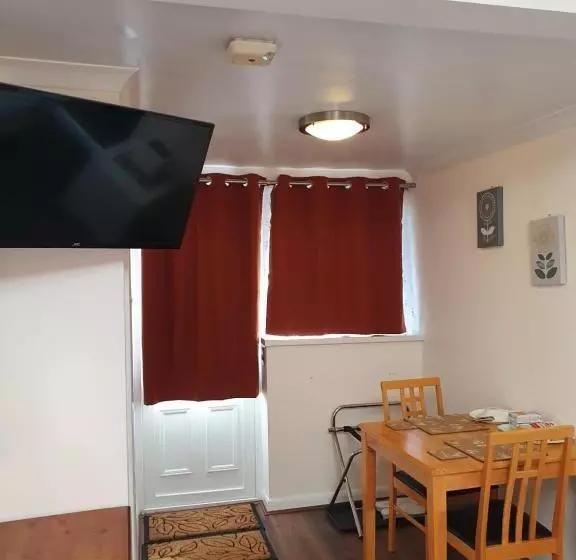 ペンション Penryn Guest House, Ensuite Rooms, Free Parking And Free Wifi