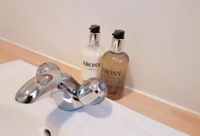 ペンション Penryn Guest House, Ensuite Rooms, Free Parking And Free Wifi