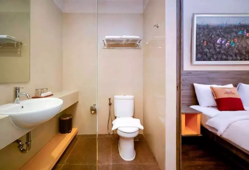 Hotelli Super 8 By Wyndham Solo Indonesia