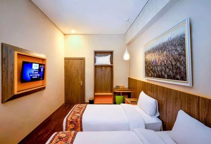 Hotelli Super 8 By Wyndham Solo Indonesia