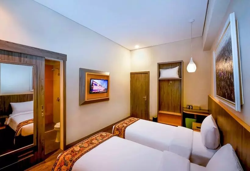 Hotelli Super 8 By Wyndham Solo Indonesia