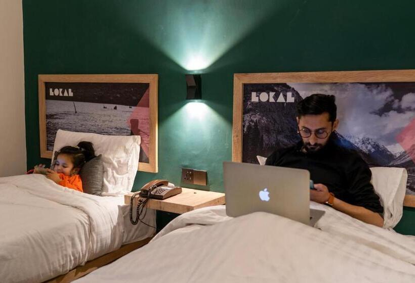 هتل Lokal Rooms X Swat River