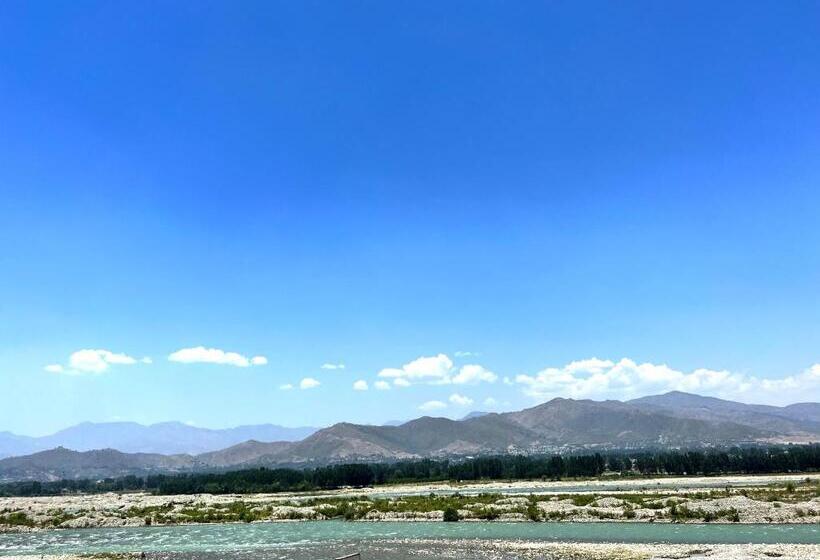 هتل Lokal Rooms X Swat River